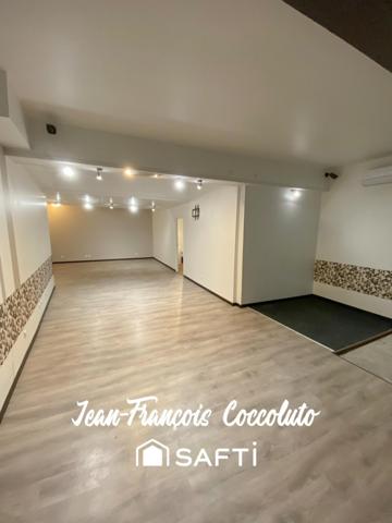 Immeuble avec 3 appartements et 1 local commercial