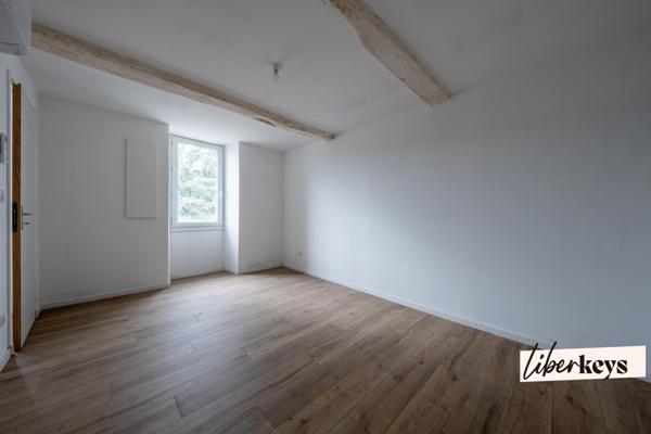 Maison de Village T5  - 179 m2 - Totalement rénovée - Jardin de 270 m2 environ