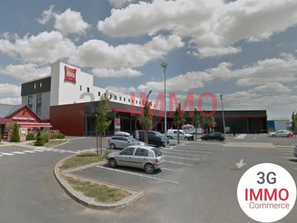 Location / Local Commercial à Niort (79000)