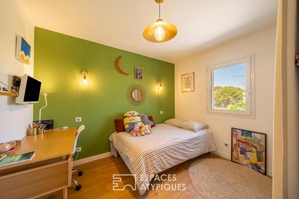 Villa contemporaine dans domaine sécurisé