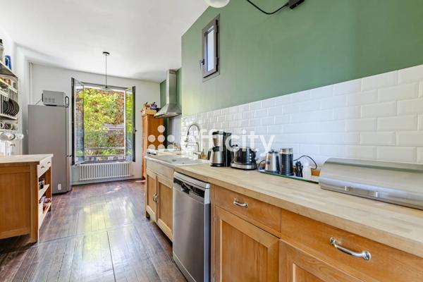 Maison
         8 pièces
        - 232 m² Bien prestige 730 000 € *