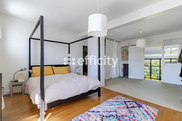 Maison
         8 pièces
        - 232 m² Bien prestige 730 000 € *