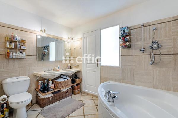 Maison
         8 pièces
        - 232 m² Bien prestige 730 000 € *