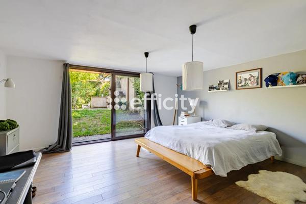 Maison
         8 pièces
        - 232 m² Bien prestige 730 000 € *