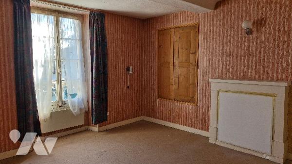 Un immeuble mixte à usage commercial et d'habitation :