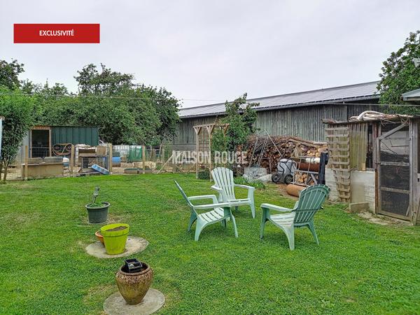 SAINT-BRICE-EN-COGLÈS - Maison familiale 3 chambres sur 929 m² de terrain clos