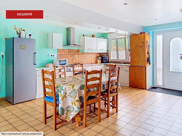 SAINT-BRICE-EN-COGLÈS - Maison familiale 3 chambres sur 929 m² de terrain clos