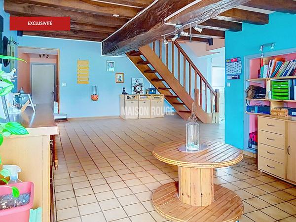 SAINT-BRICE-EN-COGLÈS - Maison familiale 3 chambres sur 929 m² de terrain clos