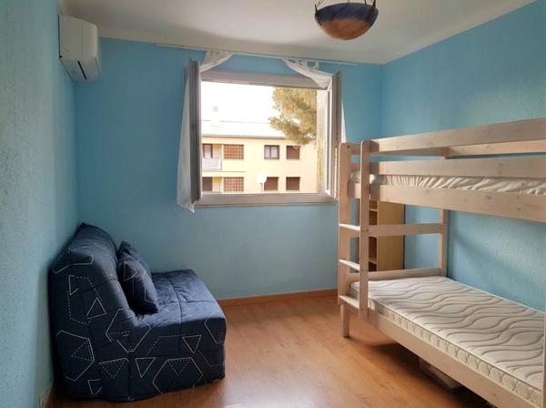 Appartement
         3 pièces
        - 64 m² 180 000 € *