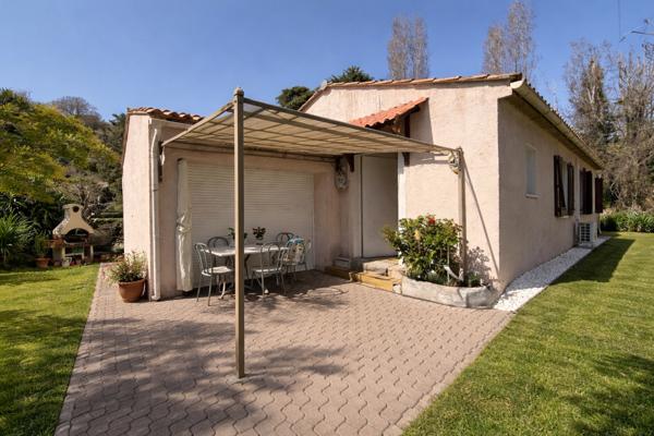 Maison à retaper avec charme et potentiel à Cagnes-sur-Mer - Sainte-Colombe