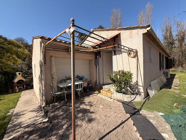 Maison à retaper avec charme et potentiel à Cagnes-sur-Mer - Sainte-Colombe