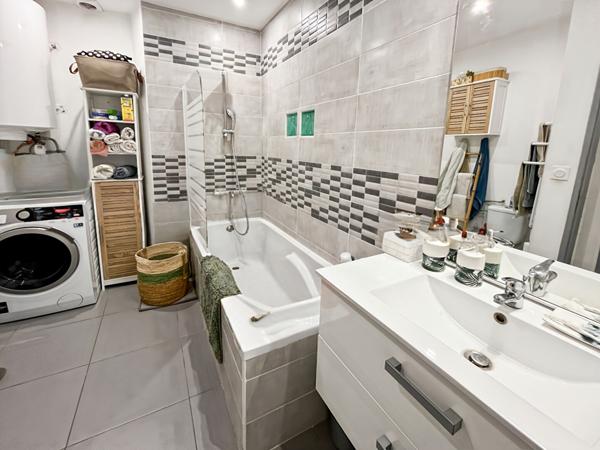 Maison 3 chambres avec cour et loggia