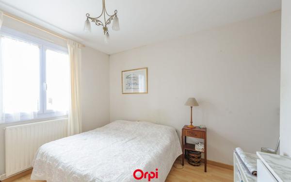 Maison à vendre    5 pièces •  L'Houmeau