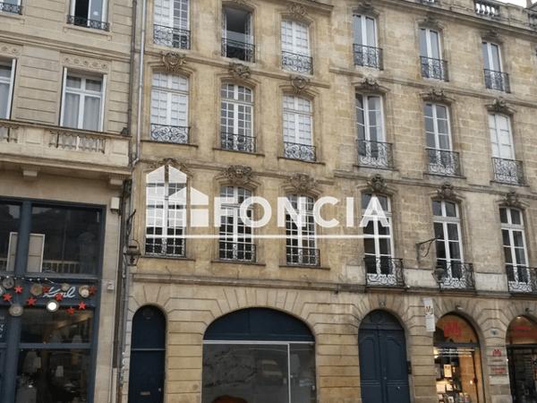 Location Appartement 2 pièces 64.9 m² - 8 PLACE DU PARLEMENT Bordeaux 33000