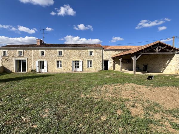 Louzy (79100) REF 95420 Proche Thouars Belle Fermette de 131 m2 sur terrain de 1210 m2