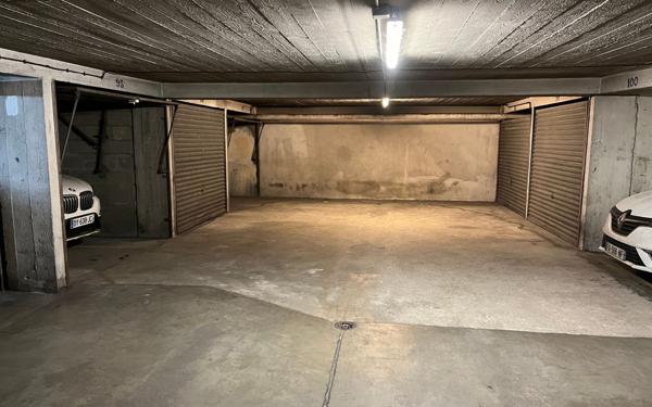 Stationnement à vendre    13,50 m2 Saint-Mandé