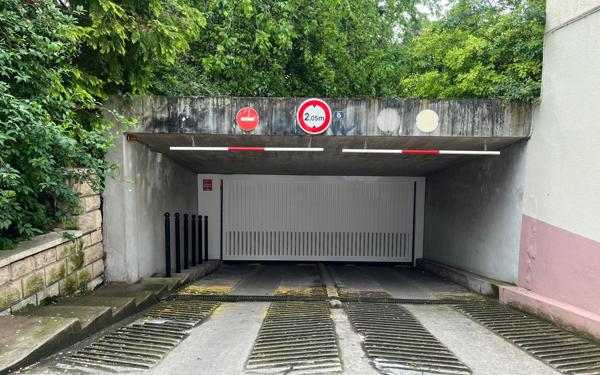 Stationnement à vendre    13,50 m2 Saint-Mandé