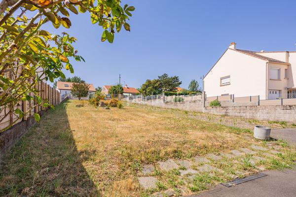Vente
                Maison84 m² - 5 Pièces -
                    INDRE (44610)