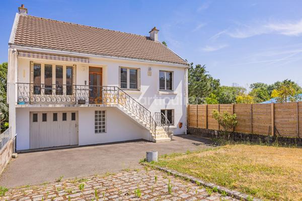 Vente
                Maison84 m² - 5 Pièces -
                    INDRE (44610)