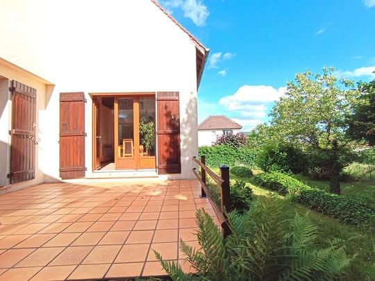 Longpont-sur-Orge (91310) Belle maison familiale 5 pièces et son grand jardin arboré avec dépendance