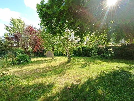Longpont-sur-Orge (91310) Belle maison familiale 5 pièces et son grand jardin arboré avec dépendance