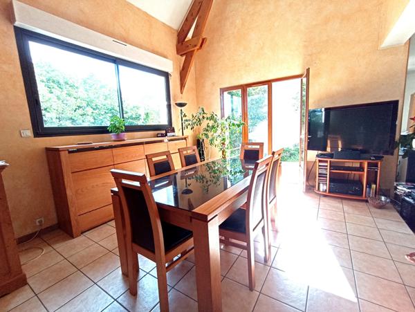 Longpont-sur-Orge (91310) Belle maison familiale 5 pièces et son grand jardin arboré avec dépendance