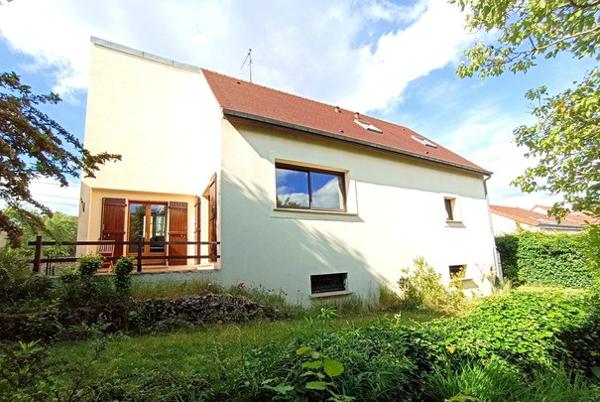 Longpont-sur-Orge (91310) Belle maison familiale 5 pièces et son grand jardin arboré avec dépendance