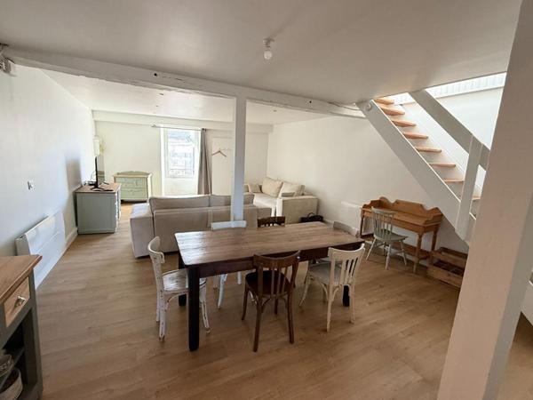 APPARTEMENT T3 EN DUPLEX de 70 M² (87,12 M² au sol), entièrement rénové. Quartier Saint-Patern VANNES