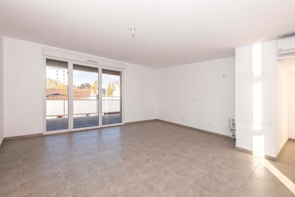 Grand appartement de standing, parking et terrasse