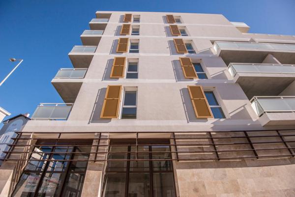 Grand appartement de standing, parking et terrasse