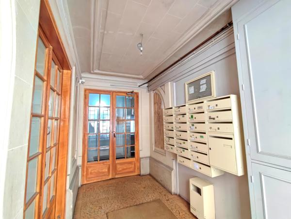 75020 - PARIS - PÈRE LACHAISE - STUDIO 15M2 DERNIER ÉTAGE