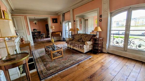 BAYONNE, Quartier des Musées, appartement de 140 m², 3/4 chambres.