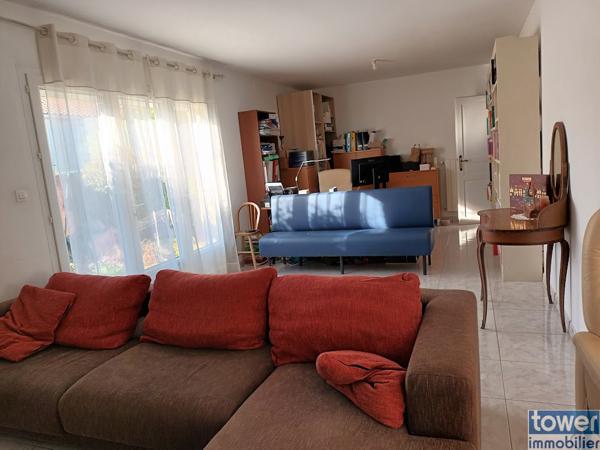 VILLA 4 CHAMBRES GARAGE PISCINE JARDIN