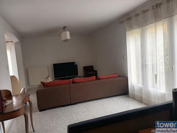 VILLA 4 CHAMBRES GARAGE PISCINE JARDIN