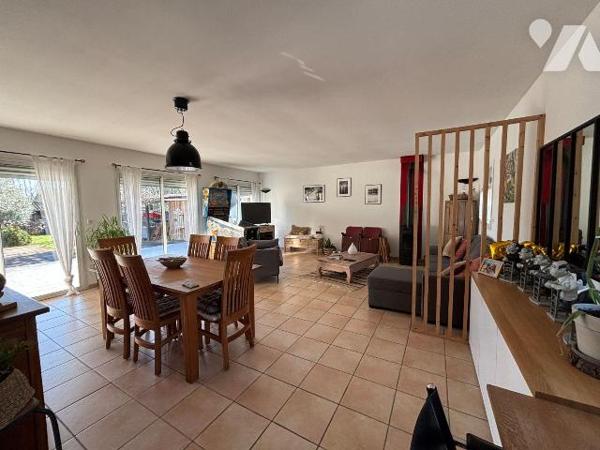 A VENDRE, Gironde, proche Bordeaux, BLANQUEFORT proche du centre et commodités, Belle maison d'...