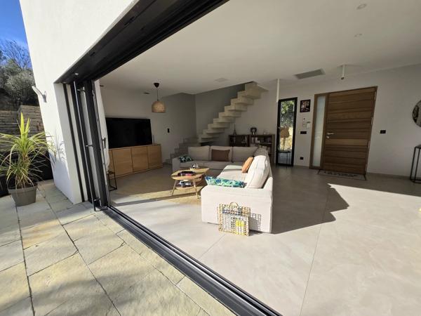 Chateau gombert (13013) MAISON CONTEMPORAINE DE 2021 - GARANTIE DECENNALE - PISCINE - PRESTATIONS RAFFINEES