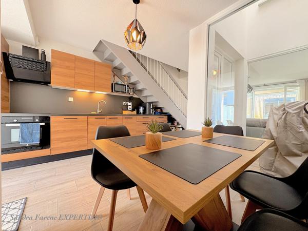 Maison de 85m2 avec dépendance de 15m2, jardin et deux places de parking.