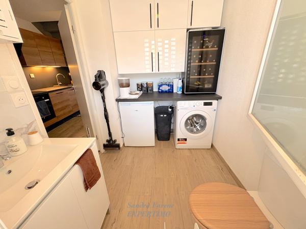 Maison de 85m2 avec dépendance de 15m2, jardin et deux places de parking.