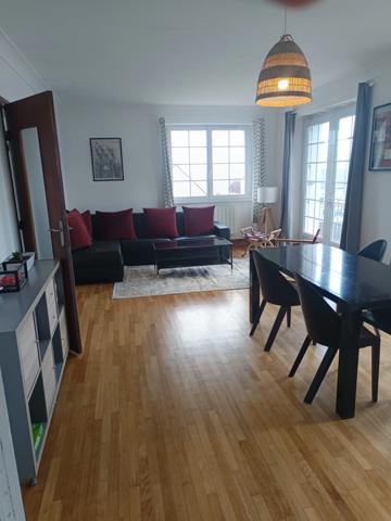 "CROZON LE FRET – Élégante maison traditionnelle avec vue dégagée sur le port"