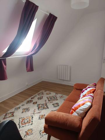 "CROZON LE FRET – Élégante maison traditionnelle avec vue dégagée sur le port"