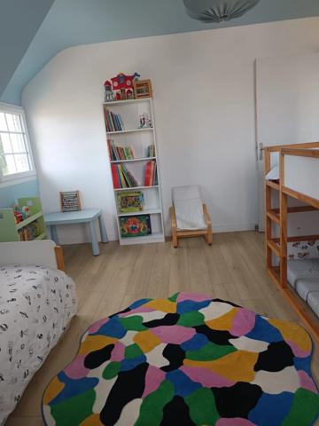 "CROZON LE FRET – Élégante maison traditionnelle avec vue dégagée sur le port"