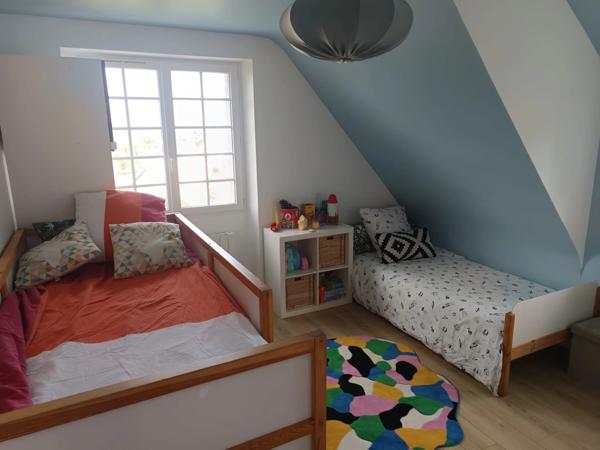 "CROZON LE FRET – Élégante maison traditionnelle avec vue dégagée sur le port"