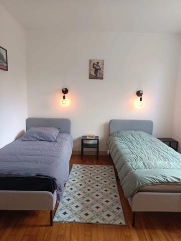 "CROZON LE FRET – Élégante maison traditionnelle avec vue dégagée sur le port"