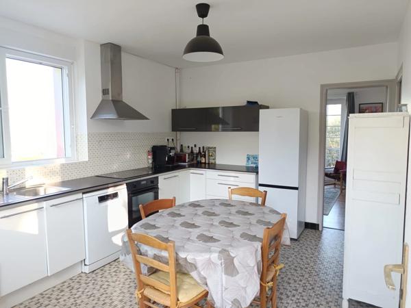 "CROZON LE FRET – Élégante maison traditionnelle avec vue dégagée sur le port"