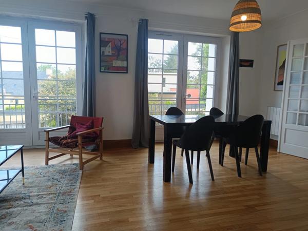 "CROZON LE FRET – Élégante maison traditionnelle avec vue dégagée sur le port"