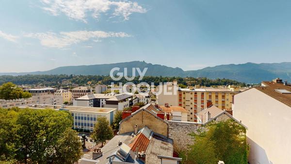 Appartement à vendre de 2 pièces de 36.27 m² - EMPLACEMENT EXCEPTIONNEL – T2 RÉNOVÉ – DERNIER ÉTAGE – 2 BALCONS