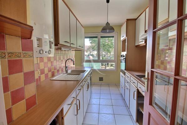 Appartement 4 pièces de 85 m² avec grand balcon et faibles charges