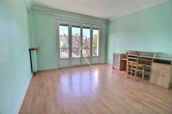 Appartement 4 pièces de 85 m² avec grand balcon et faibles charges