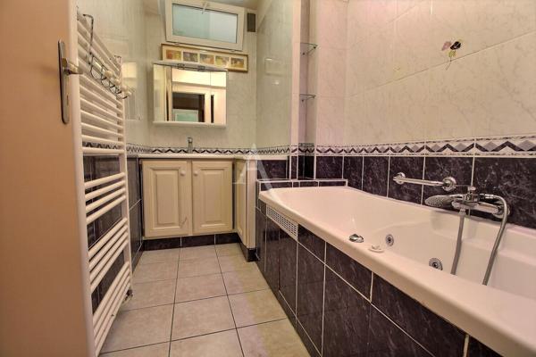 Appartement 4 pièces de 85 m² avec grand balcon et faibles charges