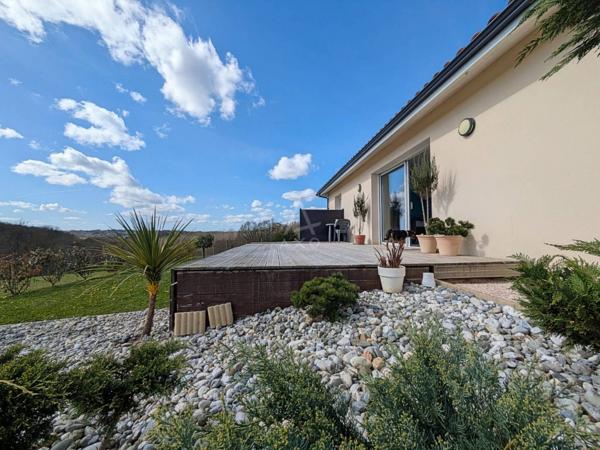 Maison récente en état impeccable, lumineuse avec vue dégagée  À 10 min dOrthez